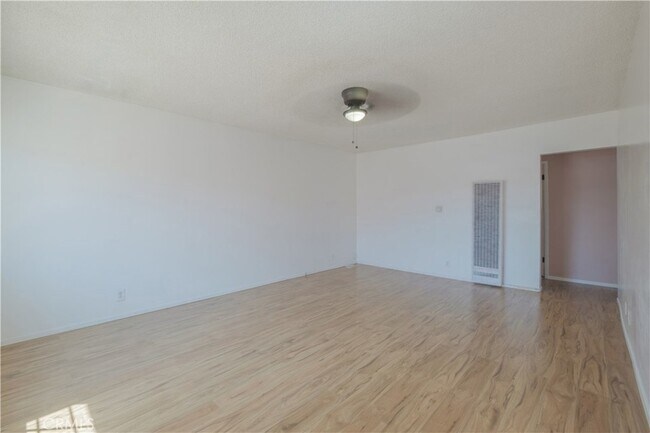 Photo - 4433 Triggs St