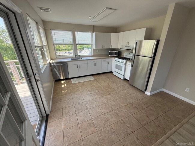 Photo - 32 Sheridan Rd Unit 2
