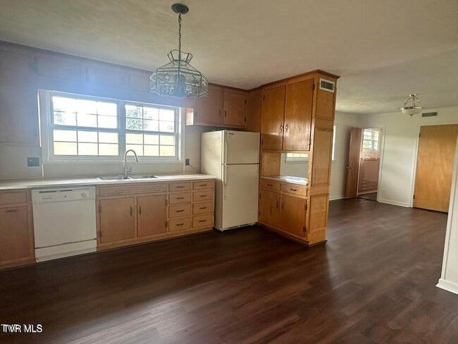 Photo - 3610 Warrensburg Rd