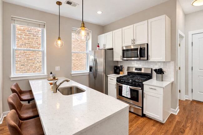 Photo - 736 N Throop St Unit SI ID1514880P