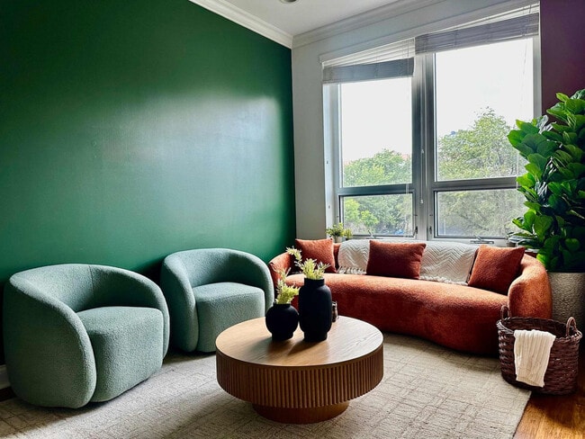 Building Photo - 1249 W Madison St Unit ID1322525P