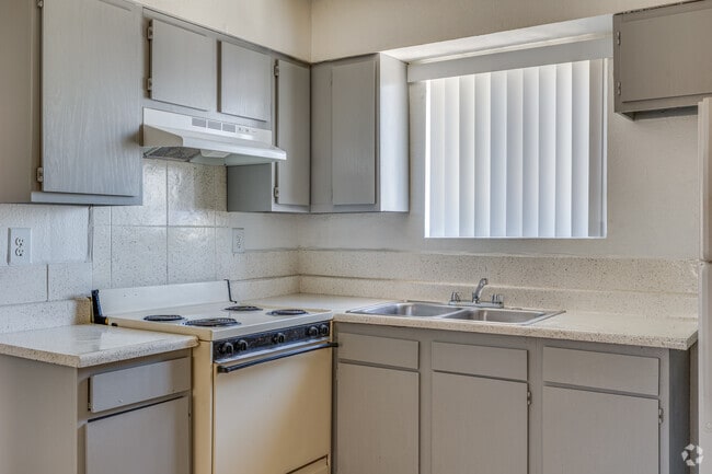 2BR, 1BA - 800SF - Kitchen - GC 3734 Apartments