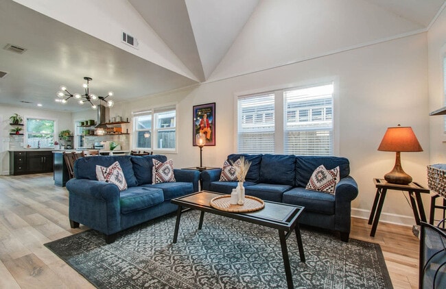 Building Photo - 5312 Jefferson St Unit ID1261556P