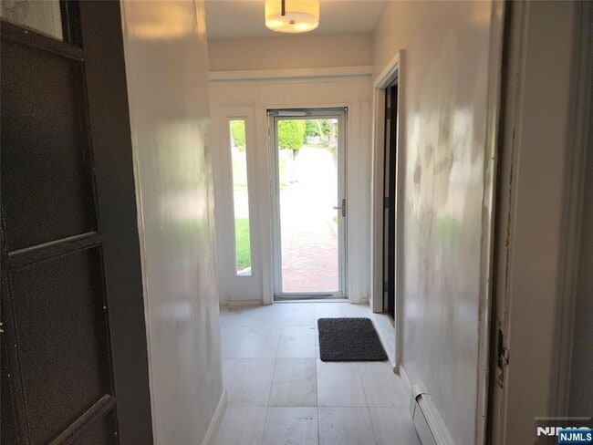 Photo - 348 Orchard Terrace