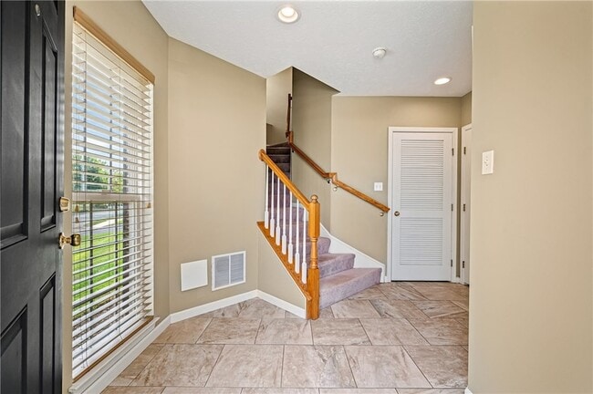 Photo - 208 Village Pl