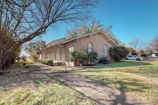 Building Photo - 7948 Habersham Ln