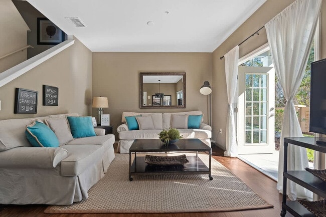 Building Photo - 8972 Silver Pl Unit ID1280932P