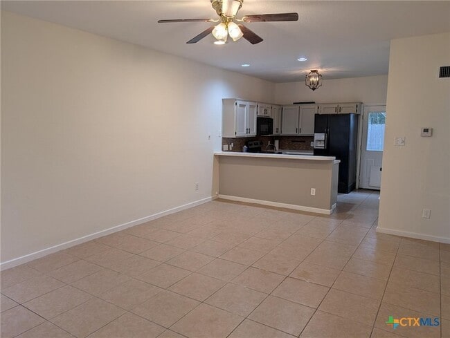 Building Photo - 1221 Hopkins St Unit 13