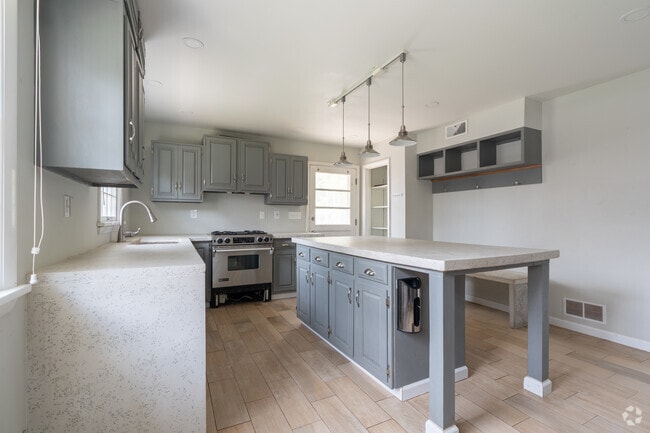 Interior Photo - 3010 Taylorsville Rd