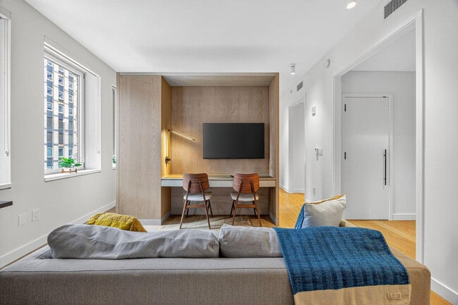 Photo - 84 William St Unit FL18-ID1290852P