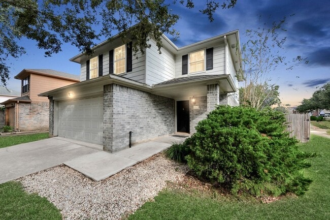 Photo - 3919 Vauxhall Dr S