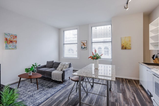 Building Photo - 9-JAN-JAN E 4th St Unit ID1343753P