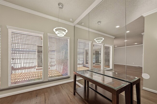 Photo - 4024 Breakwood Dr