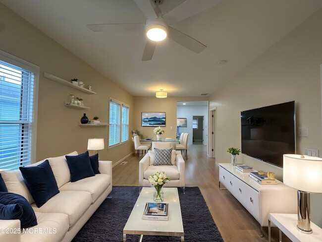 Photo - 678 Buttonwood Ave