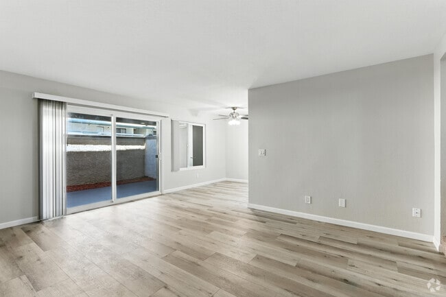 2BR, 2BA - 990 SF - Living Room - Park Terrace Apartments