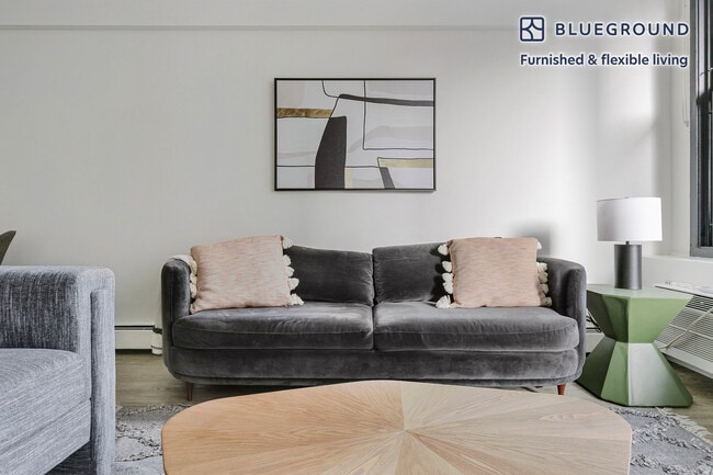 Photo - 21 E Chestnut St Unit FL15-ID1376