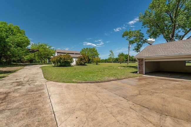 Photo - 1905 Shady Ln