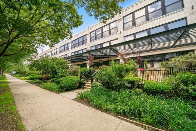 Photo - 1070 W 15th St Unit 147