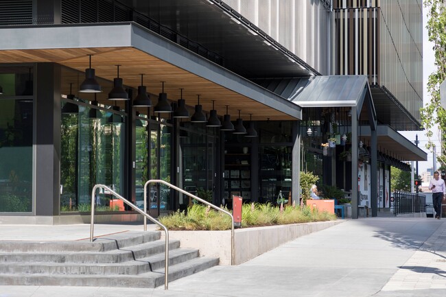 Building Photo - Sable