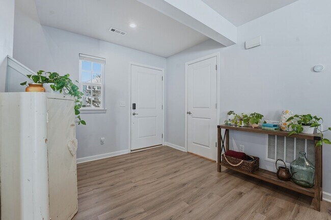 Photo - 838 Dean Dr