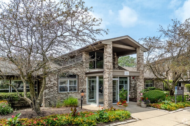 Building Photo - Windsor Estate Apartments