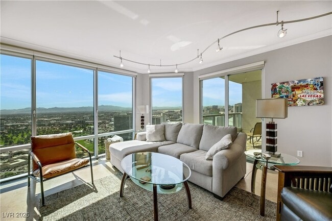 Photo - 322 E Karen Ave