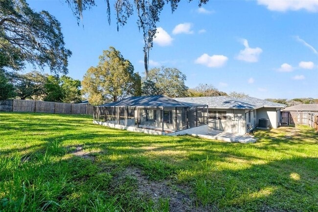 Photo - 7370 Holiday Dr