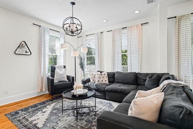 Photo - 1447 N Laura St Unit SI ID1578473P