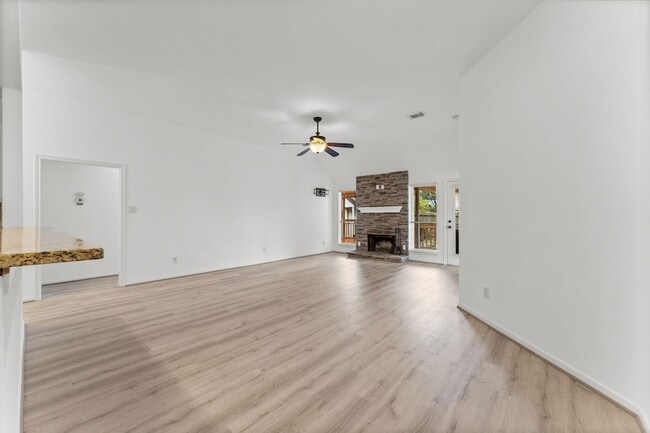 Photo - 351 Fantasy Ln