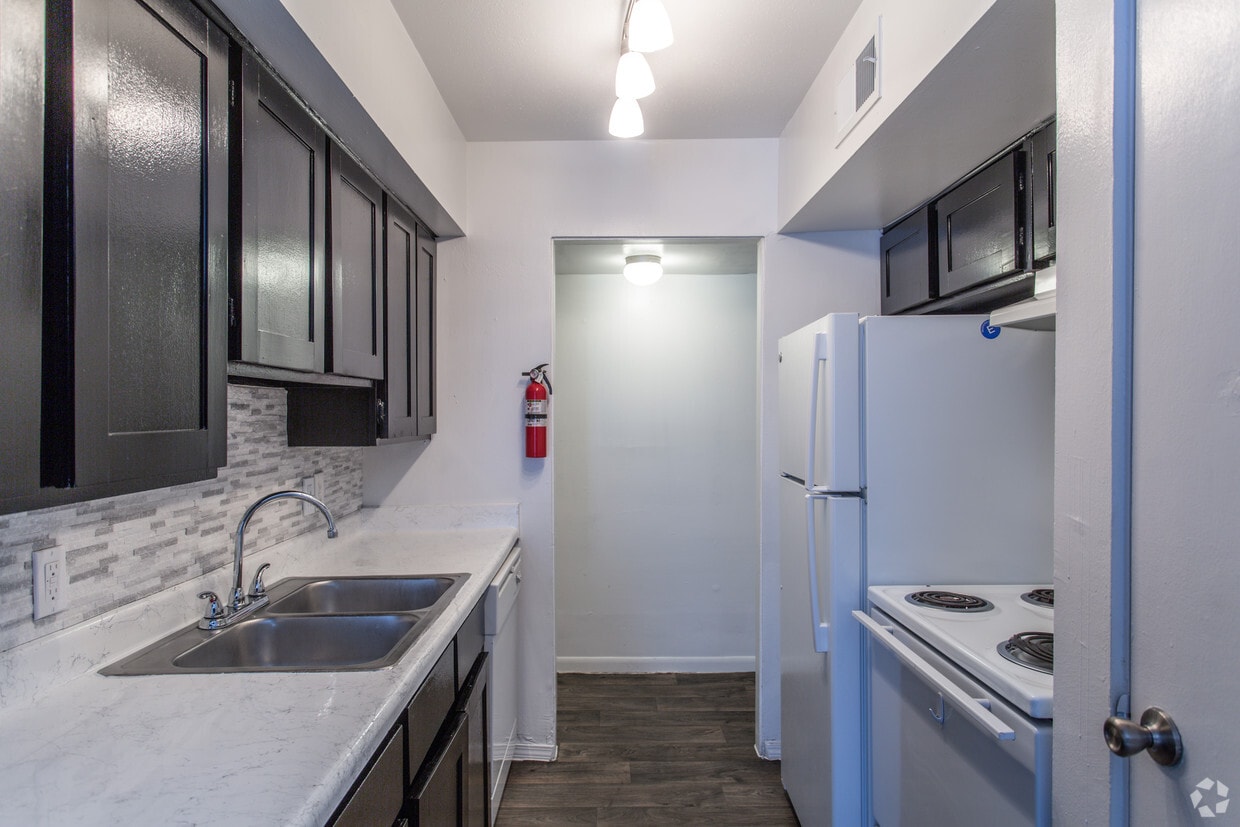 Floor Plan - E - Brighton Oaks