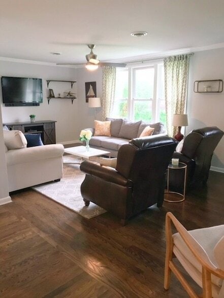 Photo - 547 Harding Pl