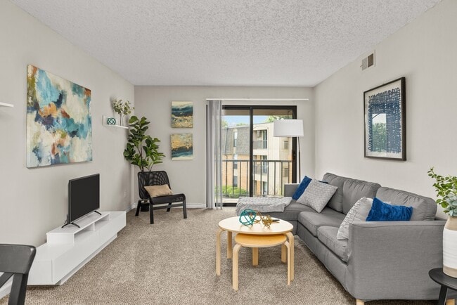 Building Photo - Chesterfield Place