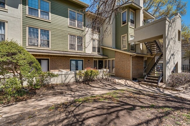 Building Photo - 9611 Walnut St Unit 1106