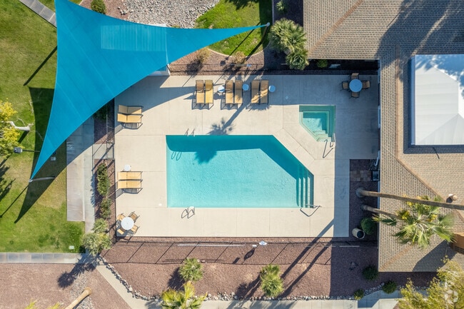 Main Heated Pool - Ponderosa Ranch Apartments