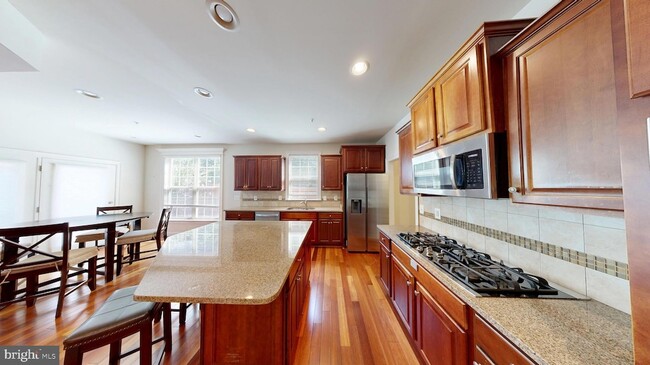 Photo - 3041 Moore Ln