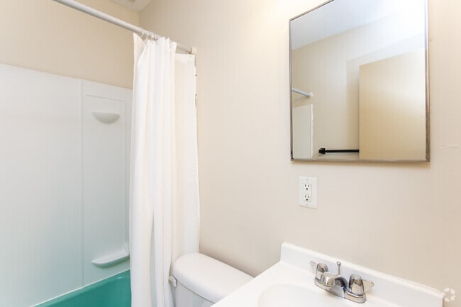 Studio, 1BA - 350 SF - Clintonville Commons