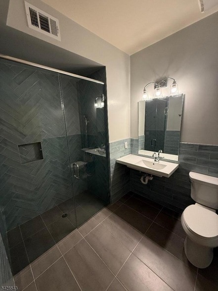 Photo - 70 W Grand St