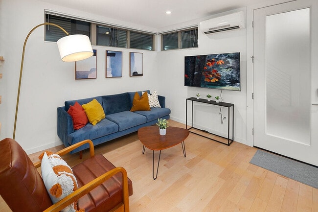 Building Photo - 1106 12th Ave Unit ID1036004P