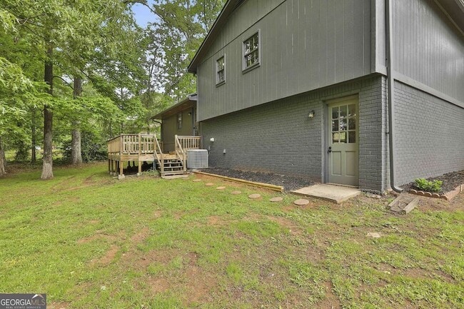 Photo - 157 Hyde Cir