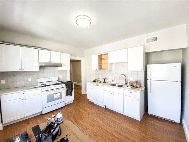Photo - 7 Reedsdale St Unit 2