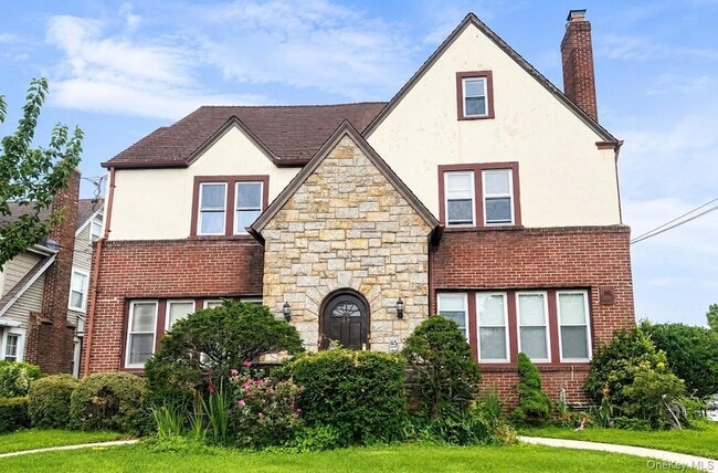 Building Photo - 49 Hempstead Ave