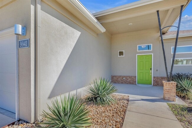 Photo - 9941 Comely Bnd