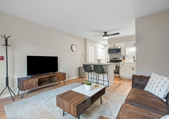 Photo - 1217 E Wilson St Unit ID1377401P