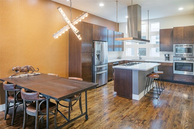 Photo - 4610 Steel St