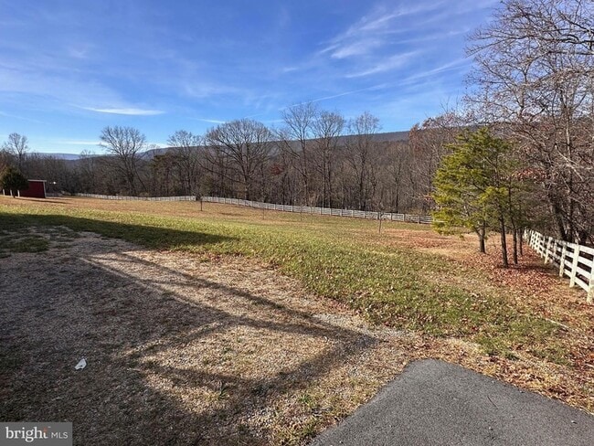 Building Photo - 22 Silverhill Ln