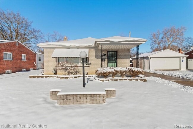 Building Photo - 29942 Avondale St