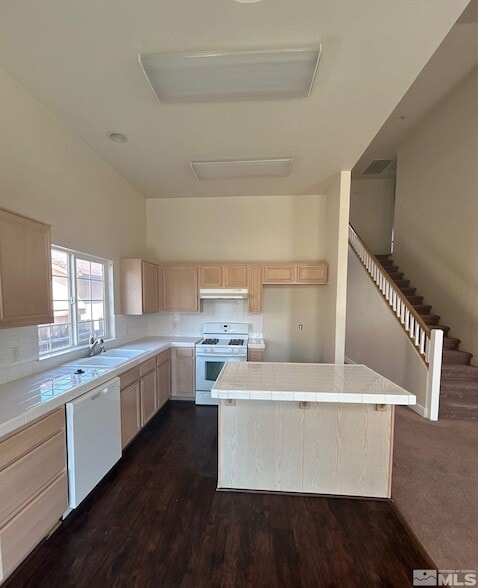 Photo - 1465 Ridge Point Dr
