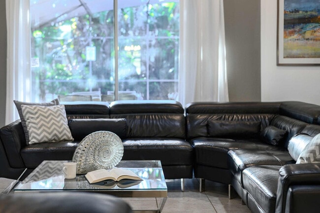 Photo - 4140 Oak Tree Dr Unit ID1325640P