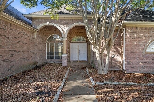 Photo - 2045 Chisholm Trail