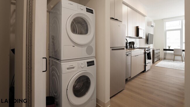 Photo - 1529 N Fremont St Unit 404